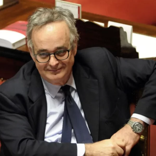 È morto Gianclaudio Bressa, storico esponente del centrosinistra: trovato senza vita in casa