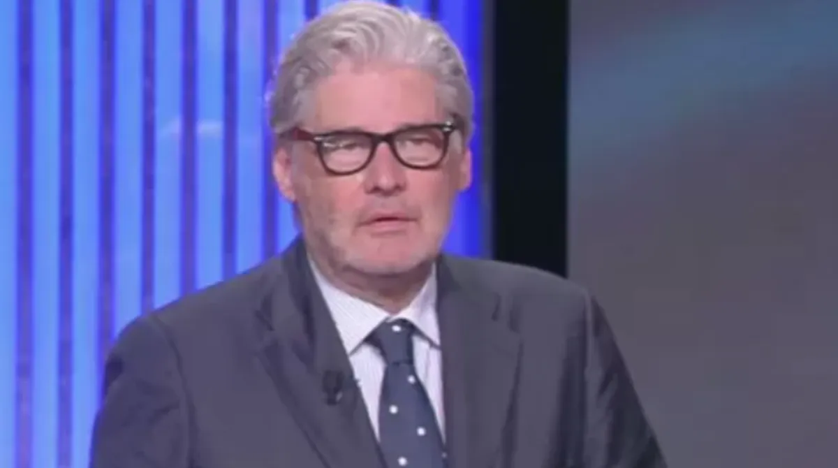 Novità nei palinsesti Mediaset: Paolo Del Debbio si prepara alla pausa estiva e la rete ha già scelto chi guiderà il programma al suo posto