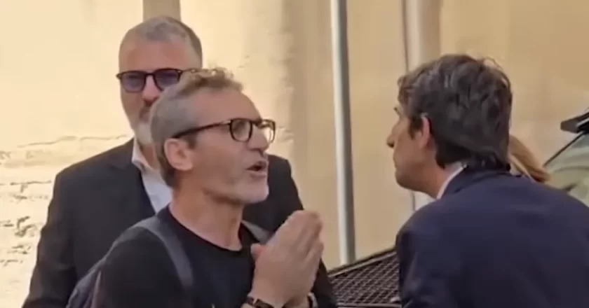 Donzelli contestato fuori da Montecitorio: tensione durante l’intervista