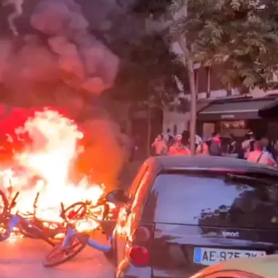 Parigi in fiamme dopo la vittoria del PSG: 426 arrestati, scontri in 15 città.