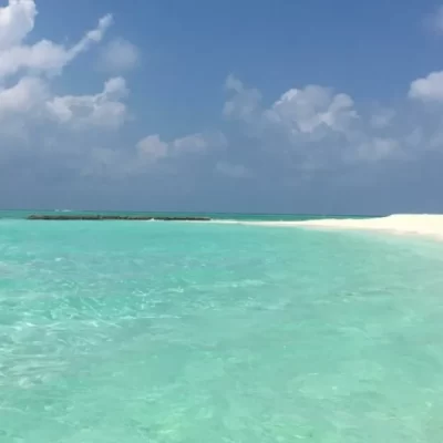 Maldive, turista spagnolo muore facendo surf: è il terzo grave incidente in un mese