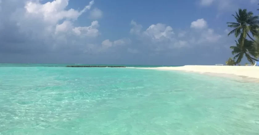 Maldive, turista spagnolo muore facendo surf: è il terzo grave incidente in un mese