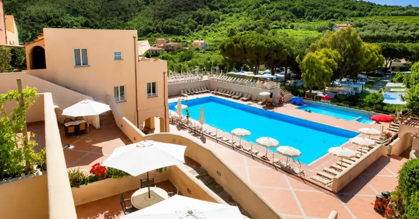 Tragedia a Finale Ligure, 15enne muore in piscina durante un torneo di calcio: disposta l’autopsia