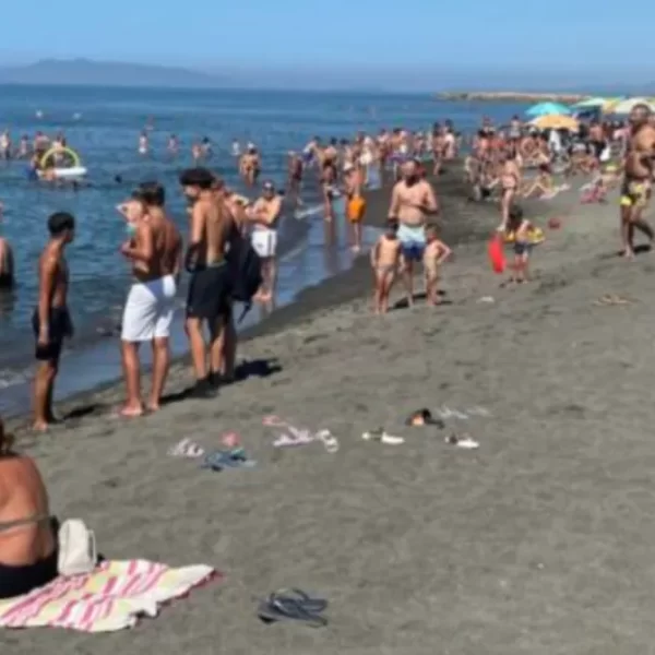 Allarme bomba a Tarquinia Lido: ordigno bellico trovato sul fondale a un metro di profondità