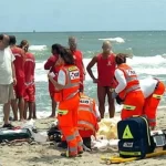 Orrore in Italia, due giovani morti in mare: caos sulla spiaggia