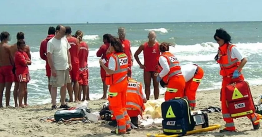 Orrore in Italia, due giovani morti in mare: caos sulla spiaggia