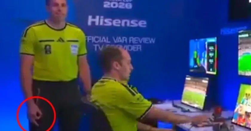 Bufera ai Mondiali 2026, arbitro VAR accusato di gesto suprematista durante Germania-Curaçao
