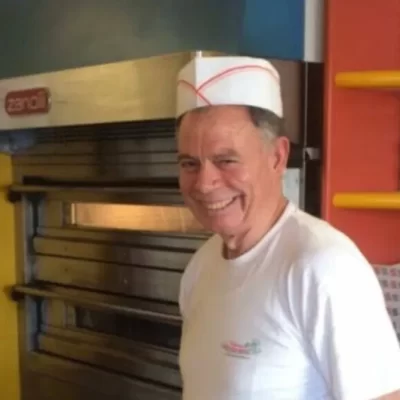 Reggio Emilia, pizzaiolo ucciso a coltellate da un cliente dopo il rifiuto di una pizza gratis: arrestato