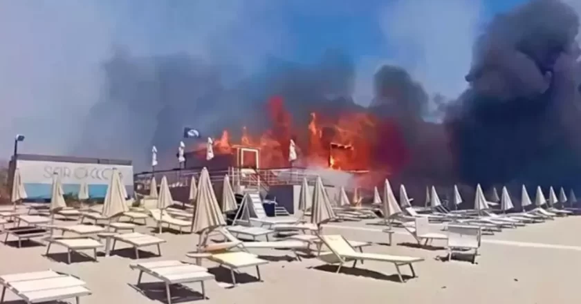 Incendio nel Salento a Ugento: evacuati resort e turisti