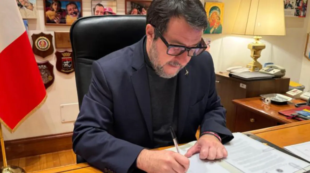 Matteo Salvini ministro Trasporti firma decreto autovelox omologazione - giugno 2026, cosa cambia per automobilisti e comuni italiani