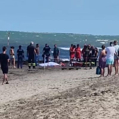 Bimba impigliata in una rete da pesca, la famiglia muore nel tentativo di salvarla: tragedia in Inghilterra