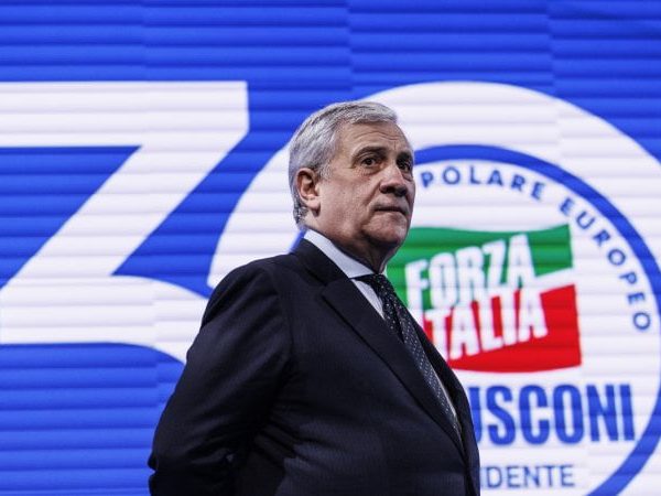Caos in Forza Italia, metà dei senatori dirà di no