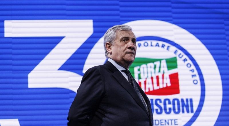 Caos in Forza Italia, metà dei senatori dirà di no