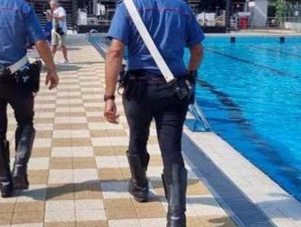 Malore in acqua, bimbo di 5 anni muore in piscina