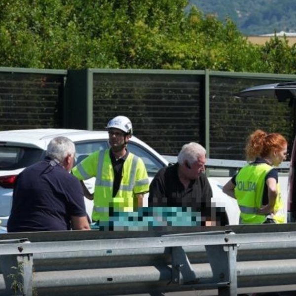 Montecatini, si schianta con la moto contro un camper in A11: muore a 21 anni
