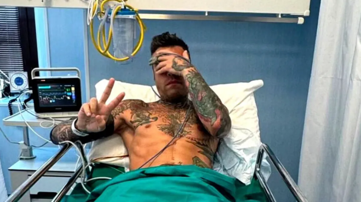 Il rapper Fedez, ricoverato all'ospedale Fatebenefratelli di Milano per accertamenti dopo un malessere gastrico