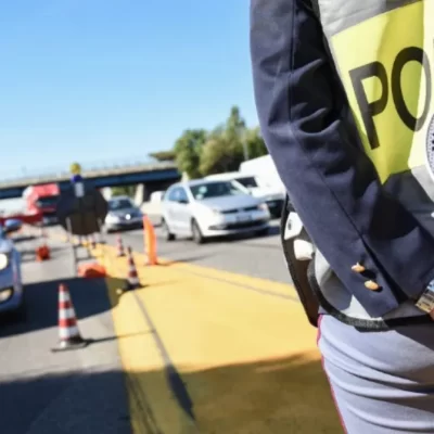 Incidente sull’A1 a Capodichino, auto si ribalta sulla diramazione: traffico in tilt anche sulla Tangenziale di Napoli