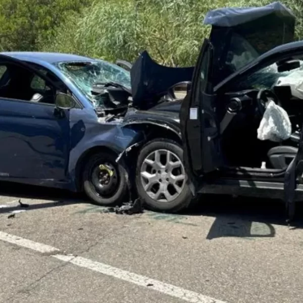 Schianto frontale nel Cagliaritano: due giovani morti e tre feriti gravi
