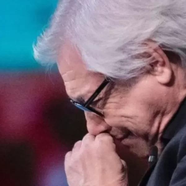 Nino D’Angelo, il dolore per la morte della fan Lucia dopo il concerto a Pompei
