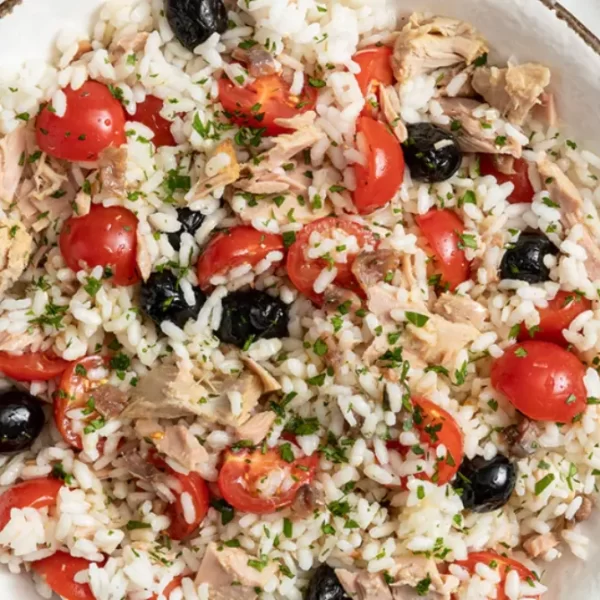 Allarme Listeria, richiamati diversi lotti di insalata di riso: gli avvisi del Ministero della Salute