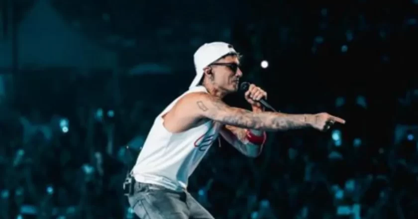 Ultimo a Tor Vergata, concerto da record e polemica con Repubblica