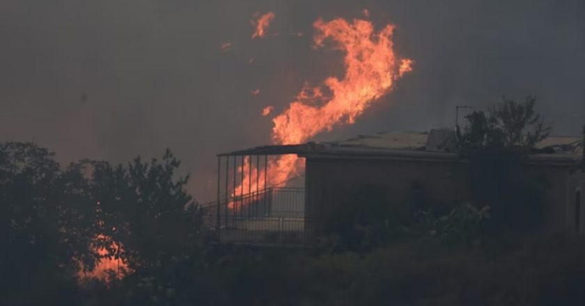 “Sembrava l’inferno”. Italia, centinaia di persone evacuate per l’incendio devastante