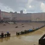 Palio di Siena a rischio rinvio: pioggia sul tufo di Piazza del Campo