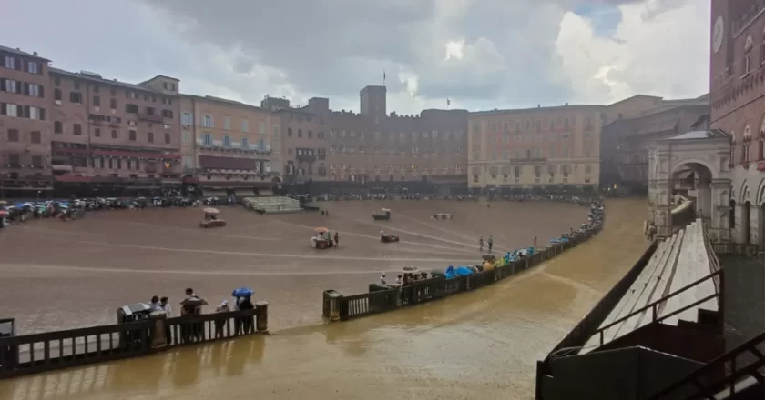 Palio di Siena rinviato di nuovo: si corre martedì 18 agosto