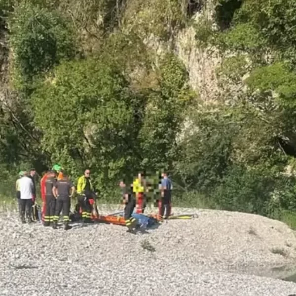 Ragogna, malore mentre fa il bagno nel Tagliamento: morto un 74enne