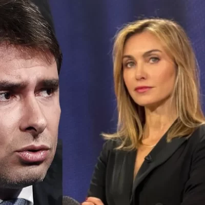 Sabrina Scampini a microfono aperto: “Parlo di Di Battista mezzo morto e c’è la sigla a palla”