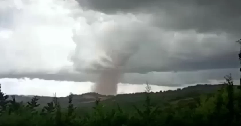 Maltempo in Italia, tromba d’aria in corso: voli cancellati e caos a Malpensa