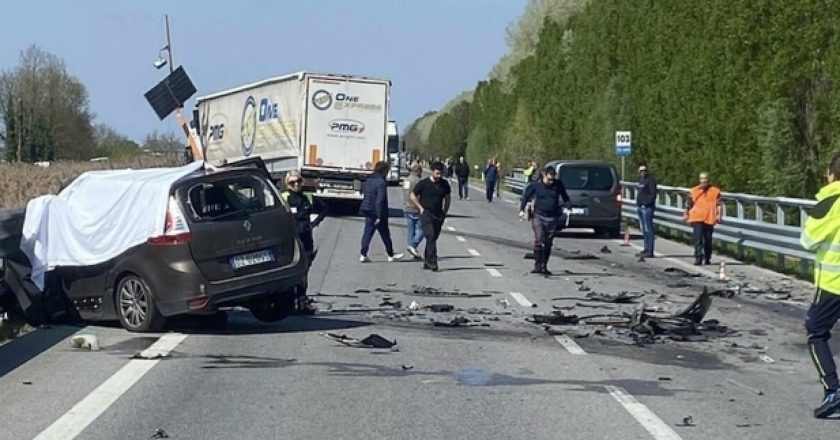 Incidente mortale in autostrada: tir piomba sulle auto ferme. Una tragedia