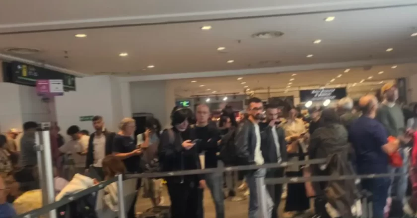 Aeroporto Catania chiuso 28 settembre, Etna blocca voli, dirottamenti caos, prezzi speculativi