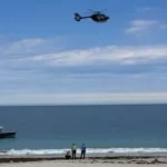 Bagnante ucciso da uno squalo davanti a tutti: caccia all’animale a Sorrento Beach
