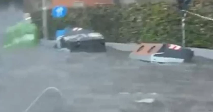 Violenta bomba d’acqua su Roma, città in tilt: allagamenti da Ponte Milvio a Prati Fiscali. Evacuato un asilo