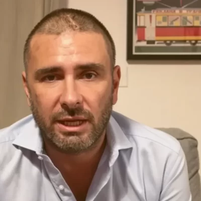 Alessandro Di Battista saluta DiMartedì dopo il malore a Cuba: “Tornerò prestissimo, mi sento meglio ogni giorno”