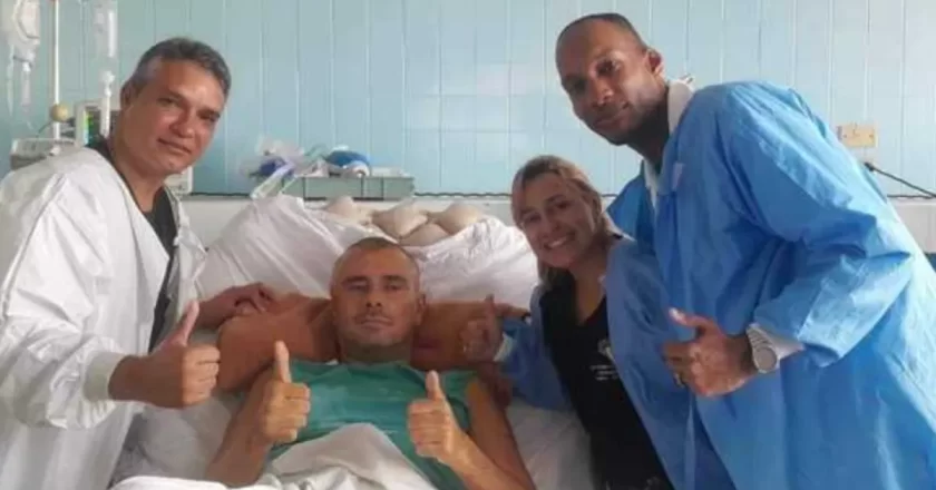 Alessandro Di Battista torna a scrivere dopo il malore. “Sto meglio, i medici cubani mi hanno salvato”. E accusa gli USA