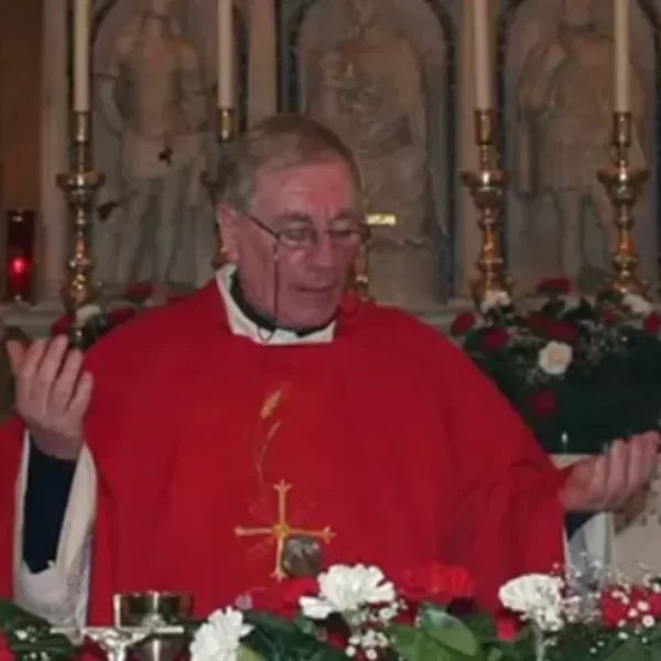 Don Aniceto Cesarin muore durante la messa a 86 anni: il malore davanti ai confratelli nella Casa del clero di San Vito