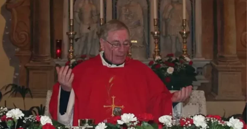 Don Aniceto Cesarin muore durante la messa a 86 anni: il malore davanti ai confratelli nella Casa del clero di San Vito