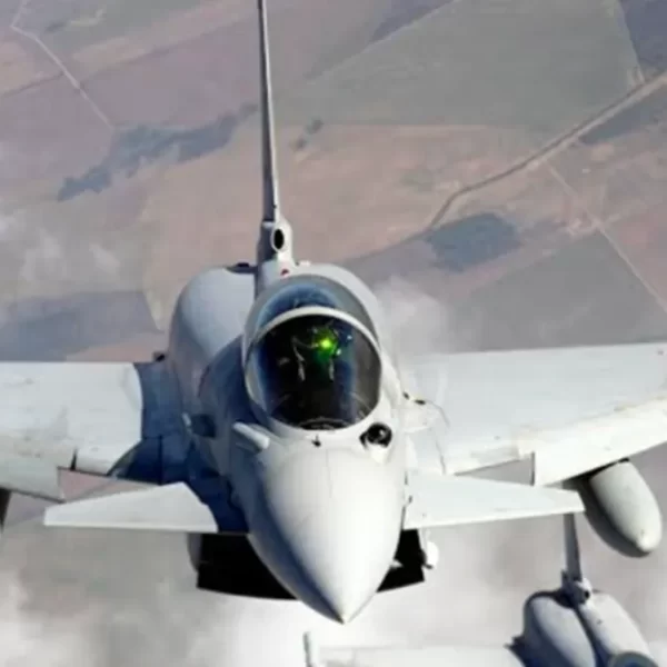 Drone esplosivo nei cieli della Lituania, intervengono i caccia italiani: Crosetto, “La Nato ha dato una dimostrazione”