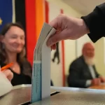 Elezioni regionali in Germania, gli exit poll: AfD prima in Meclemburgo, Linke davanti a Berlino. Merz: «Un disastro, ma vado avanti»