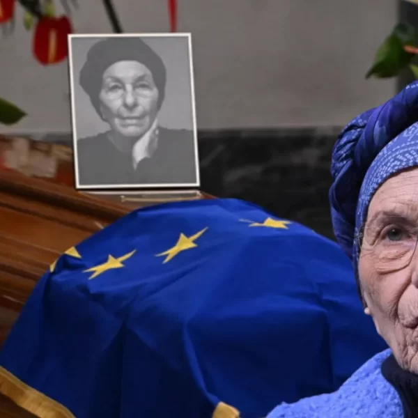 Funerali di Stato per Emma Bonino oggi in Campidoglio: come funzionano, a chi spettano e chi sostiene le spese
