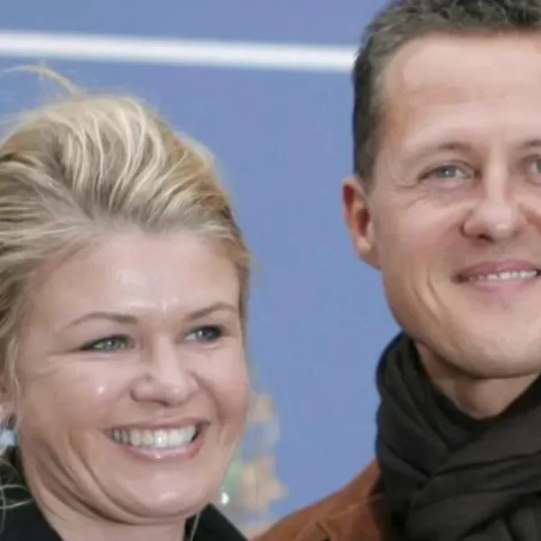 Schumacher, Corinna rompe 13 anni di silenzio e commuove il mondo