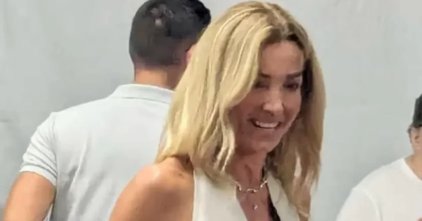 Silvia Salis alla Festa dell’Unità di Modena, le foto che alimentano le letture politiche nel Pd ligure