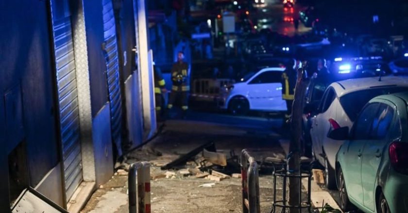 Roma, bomba contro una concessionaria a Centocelle: ottavo attentato in 45 giorni