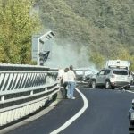 Terribile incidente, più auto coinvolte: situazione grave
