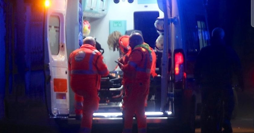 Cologno Monzese, notte di paura: quindici incappucciati armati di machete e pistola, due giovani feriti