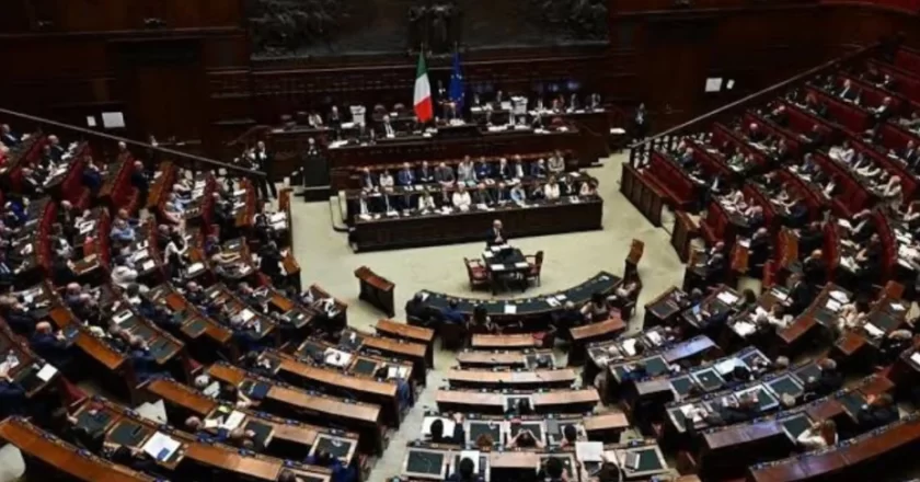 Legge elettorale, primo sì alla fiducia: 226 voti favorevoli
