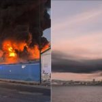 Napoli, grosso incendio in un capannone industriale: colonne di fumo nero, vigili del fuoco al lavoro